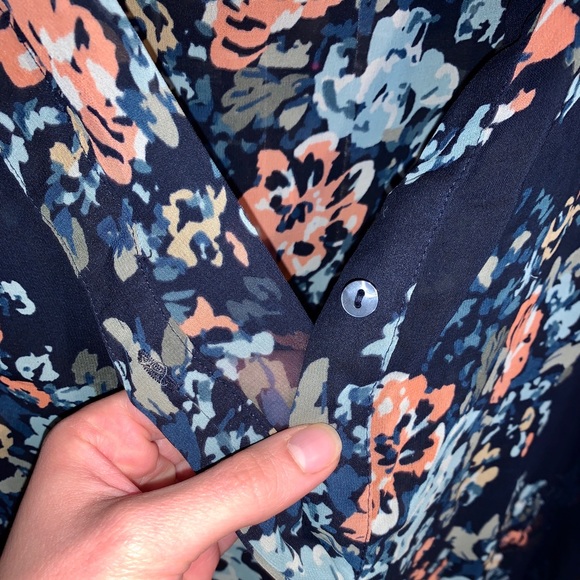 Sheer floral top - Picture 4 of 4